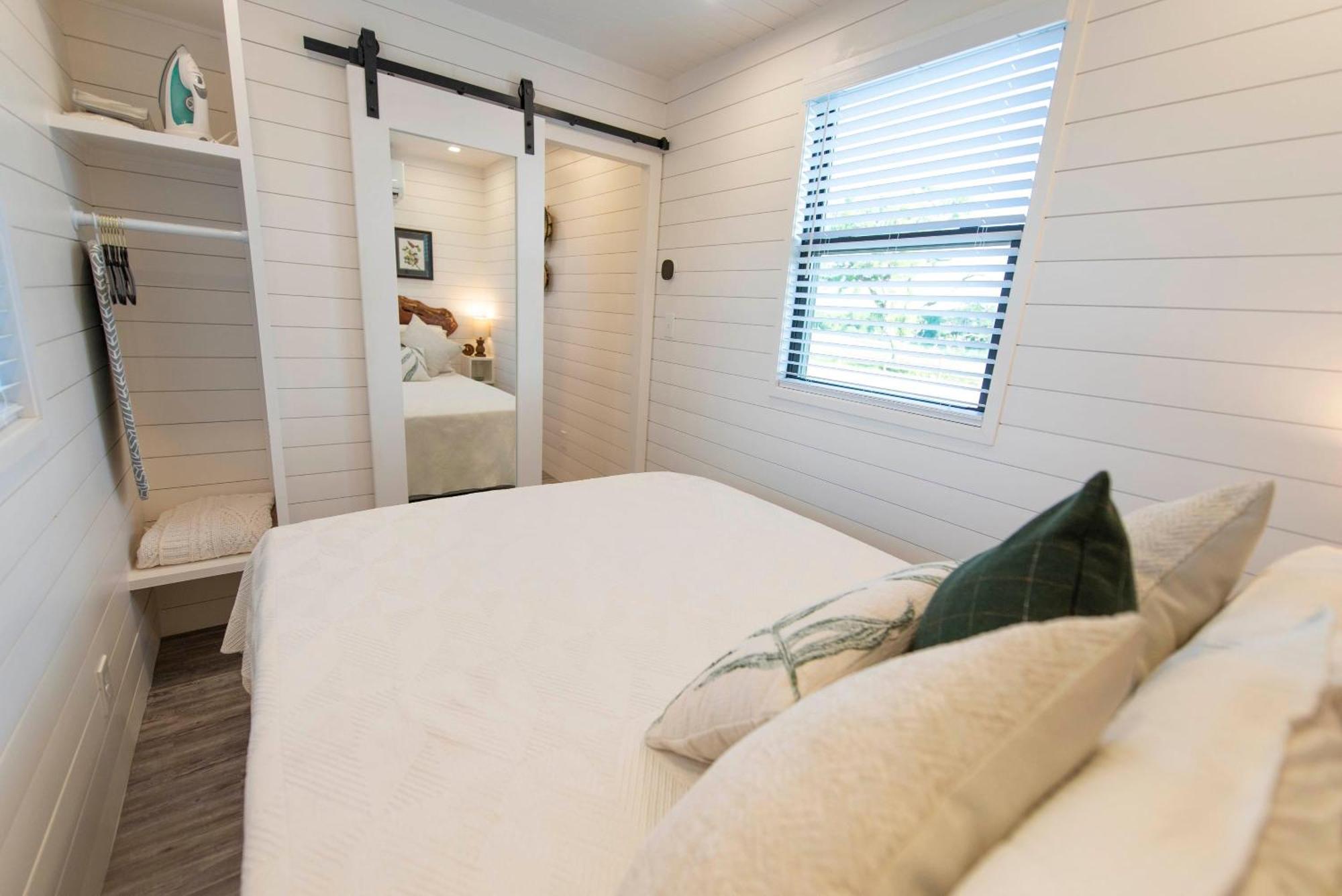 The Woods- Container Tiny House 12 Min To Magnolia/Baylor/Downtown Villa Bellmead Ngoại thất bức ảnh